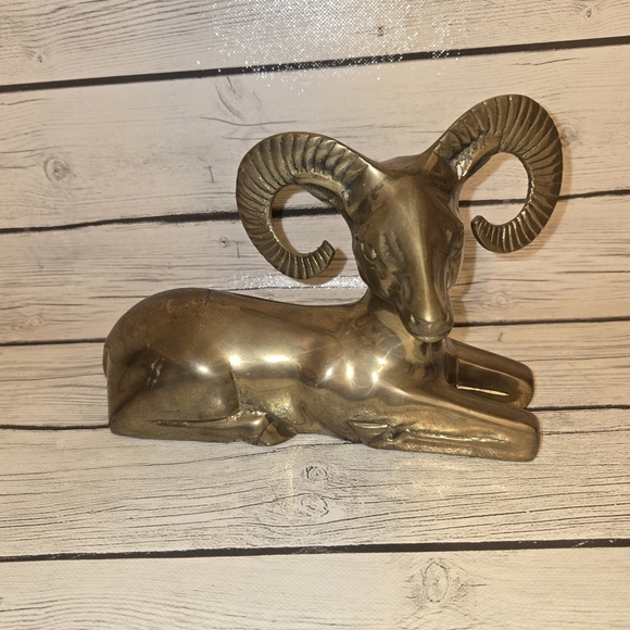 Vintage Solid Brass Ram Figurine | Made in Korea | Aries Zodiac | Mid-Century Bo - Picture 2 of 9